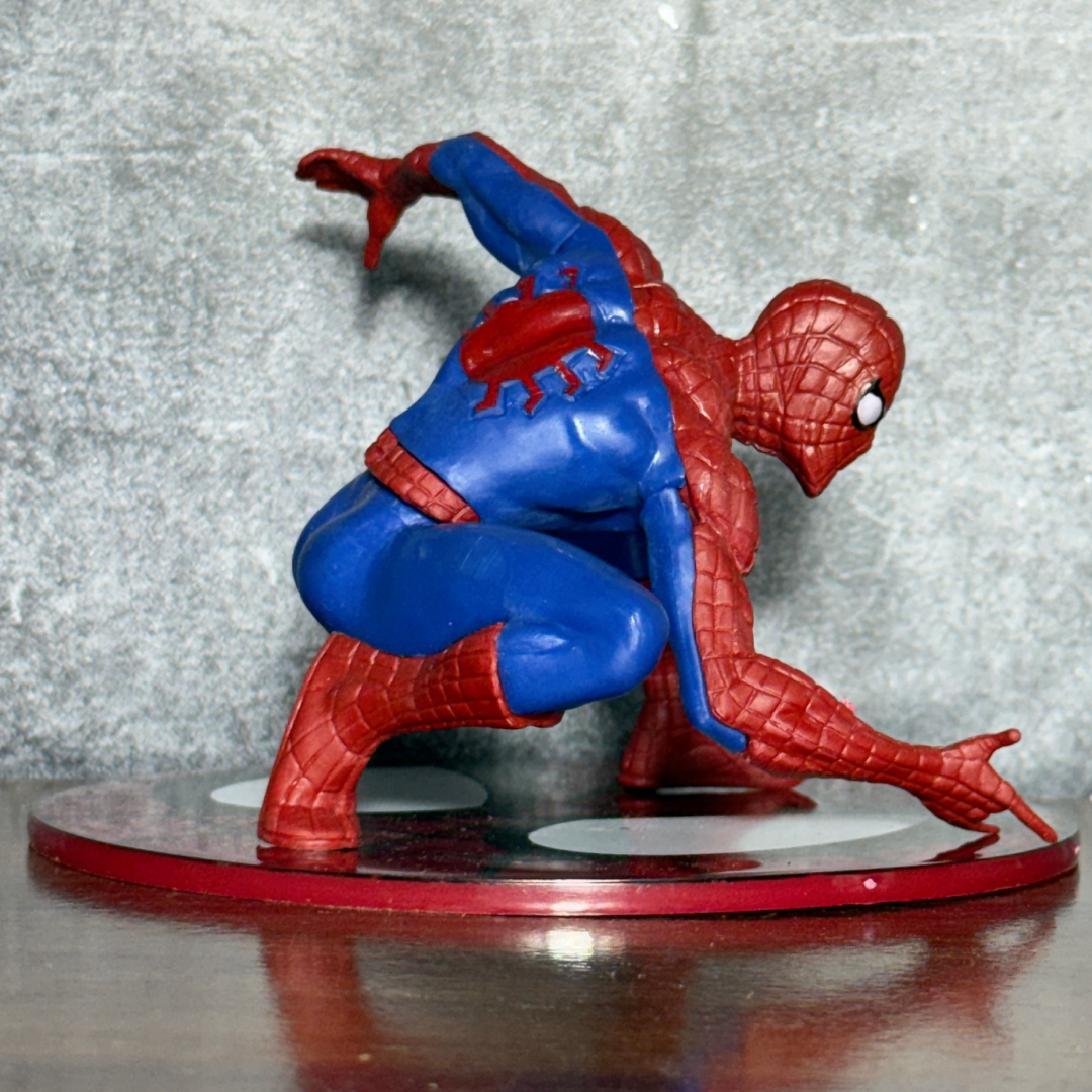 Marvel Comics Spider-Man Crouching Classic Suit Wall-Crawler Action Figure PVC || MARVEL