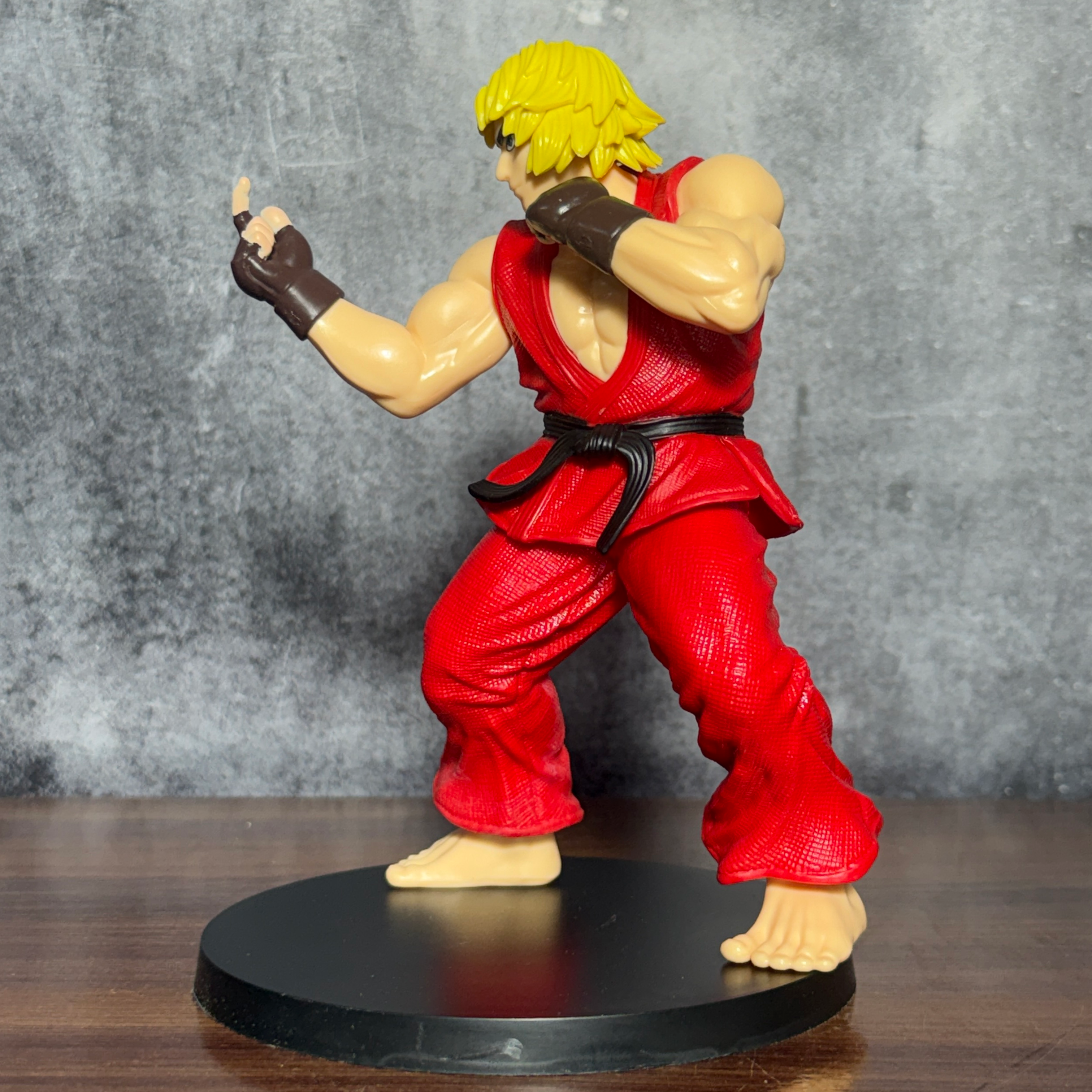 Street Fighter Ken Masters Figurine with Circular Display Base Limited Edition Action Figure PVC [ 20 CM ] || STREET FIGHTER