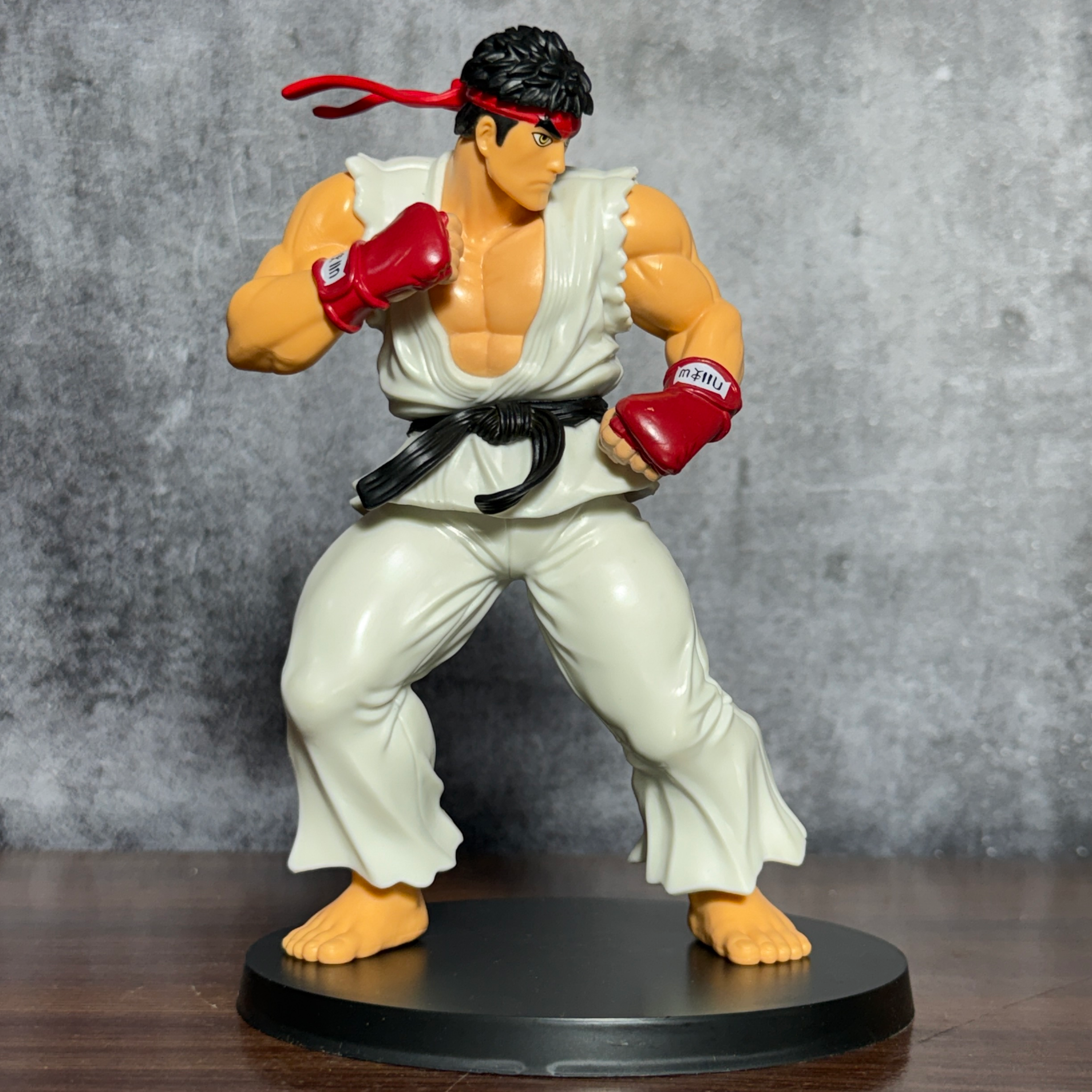 Street Fighter Ryu Figurine with Circular Display Base Limited Edition Action Figure PVC [ 20 CM ] || STREET FIGHTER