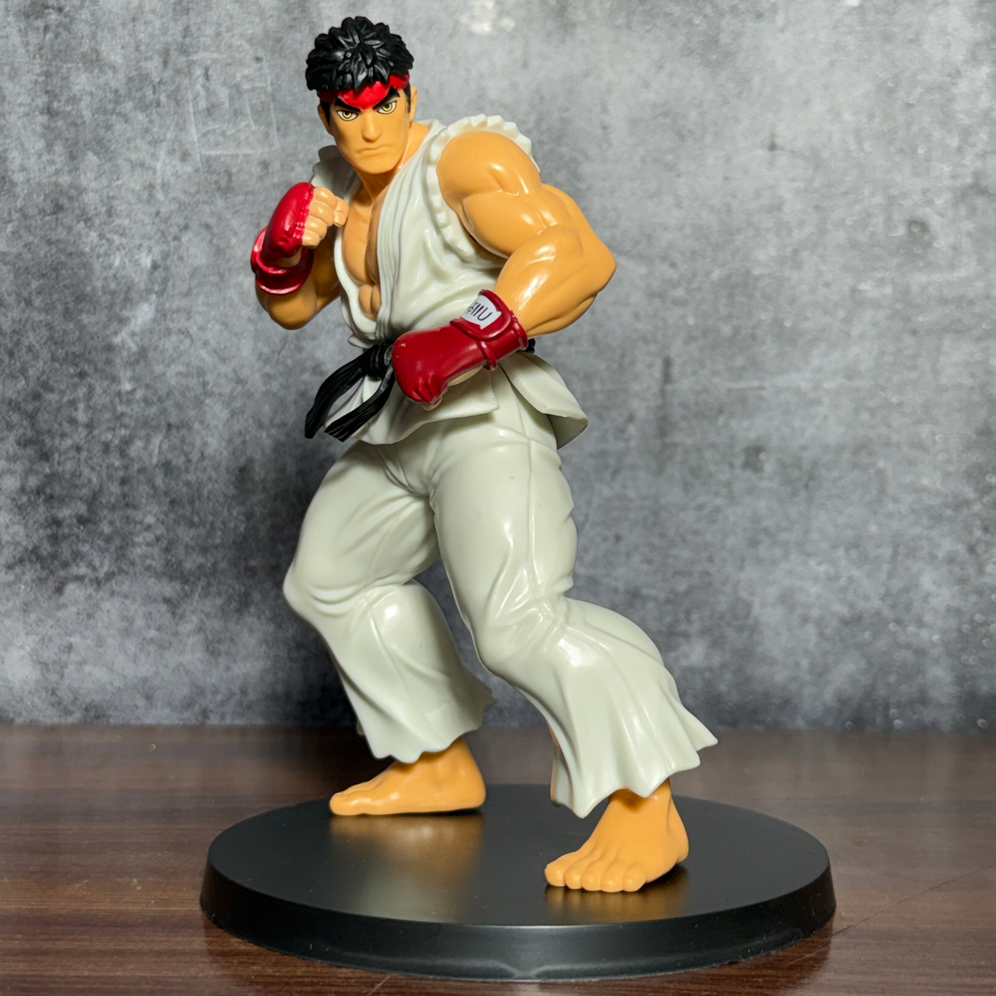 Street Fighter Ryu Figurine with Circular Display Base Limited Edition Action Figure PVC [ 20 CM ] || STREET FIGHTER