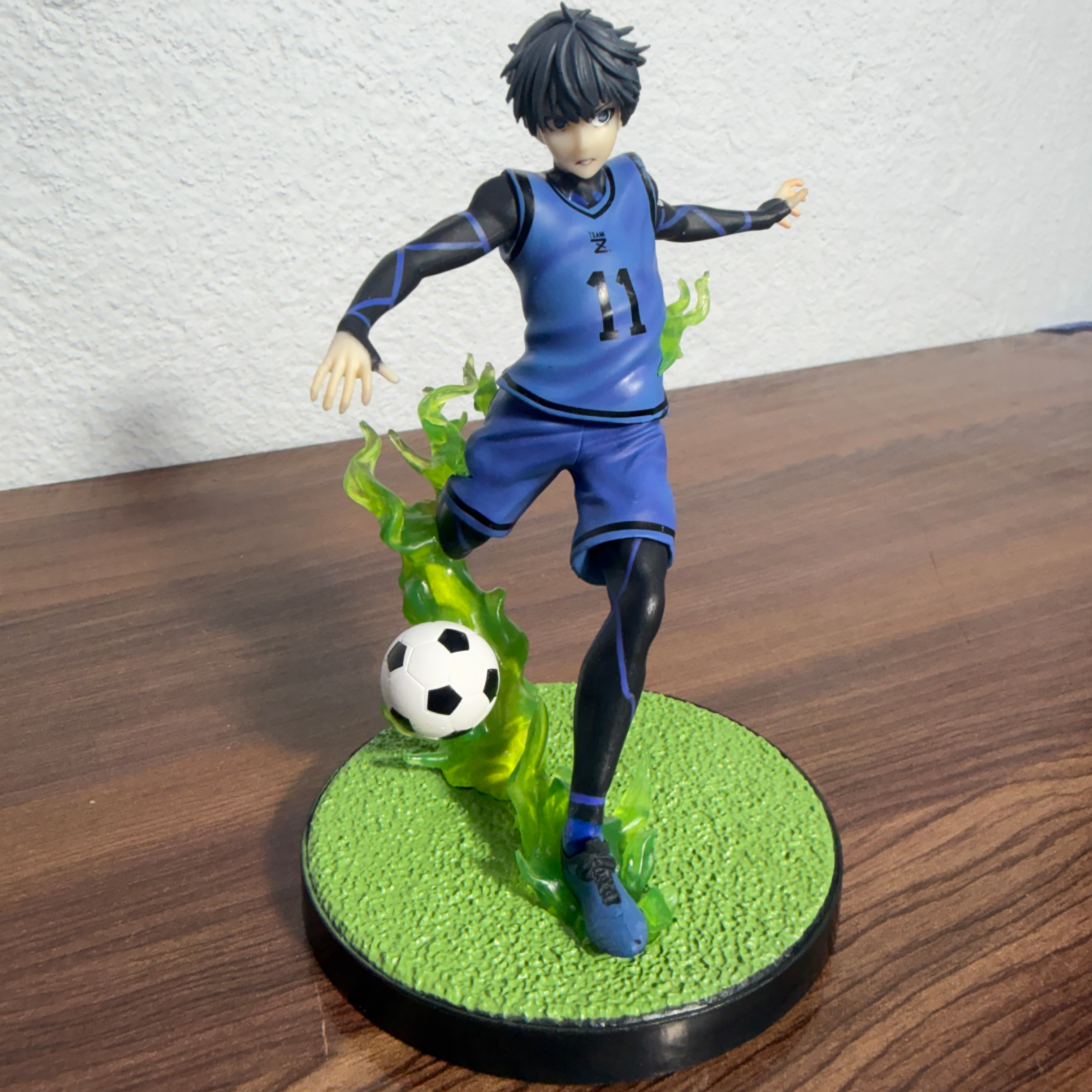 Blue Lock Yoichi Isagi Anime Figure - Team Z Jersey #11 Kicking Soccer Ball PVC Statue