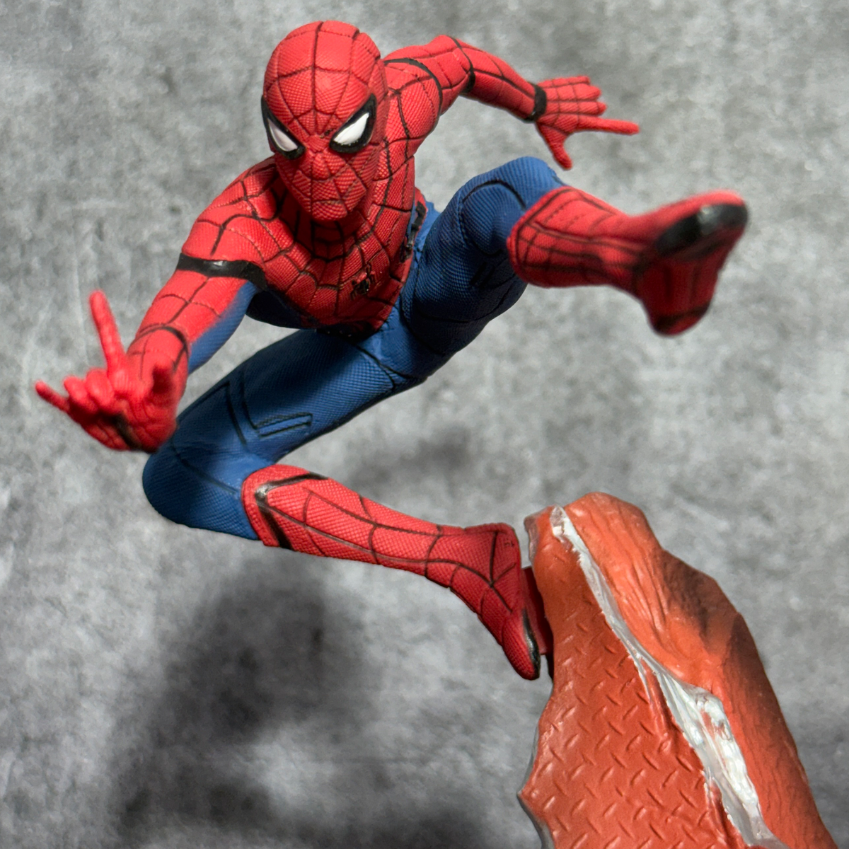 Marvel Spider-Man Homecoming Premium Collectible Statue (26 cm Height)