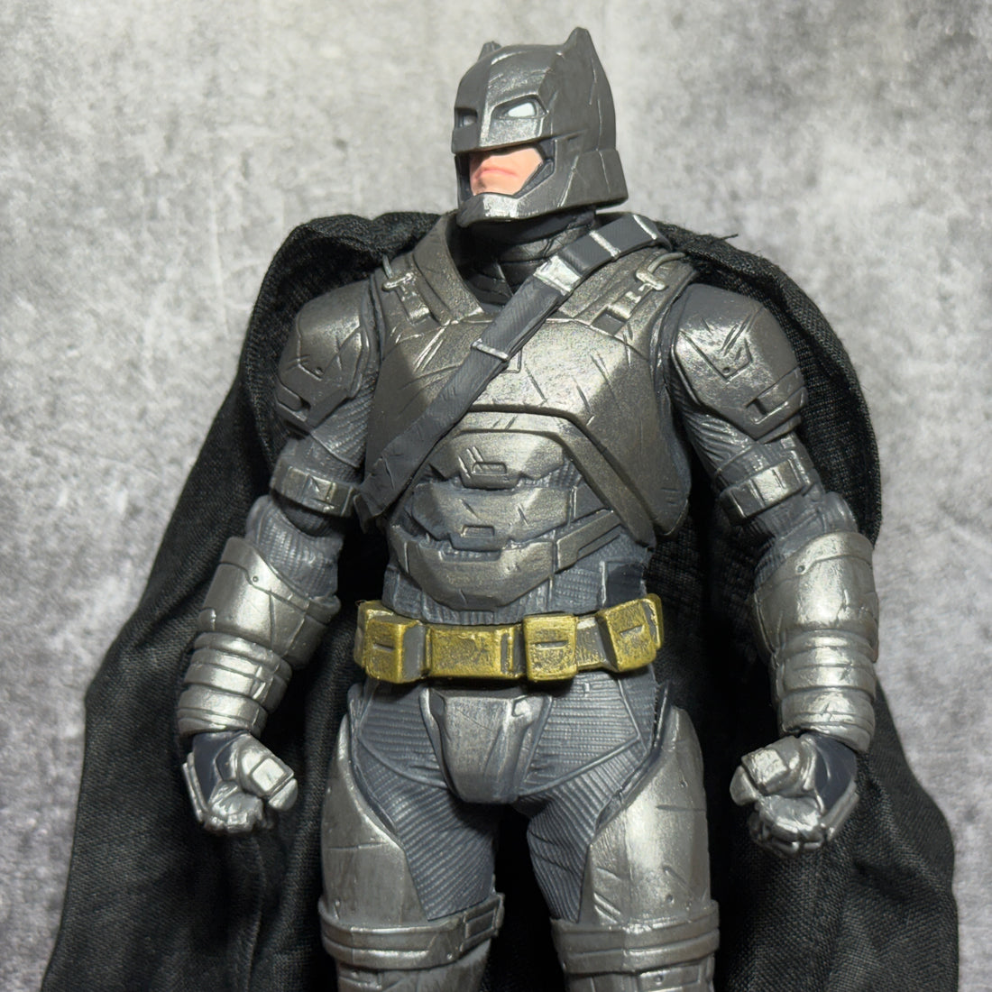DC Armored Batman LED Base  BvS Dawn of Justice Movie-Accurate Limited Edition PVC Action figure [ 21 CM ] || DC