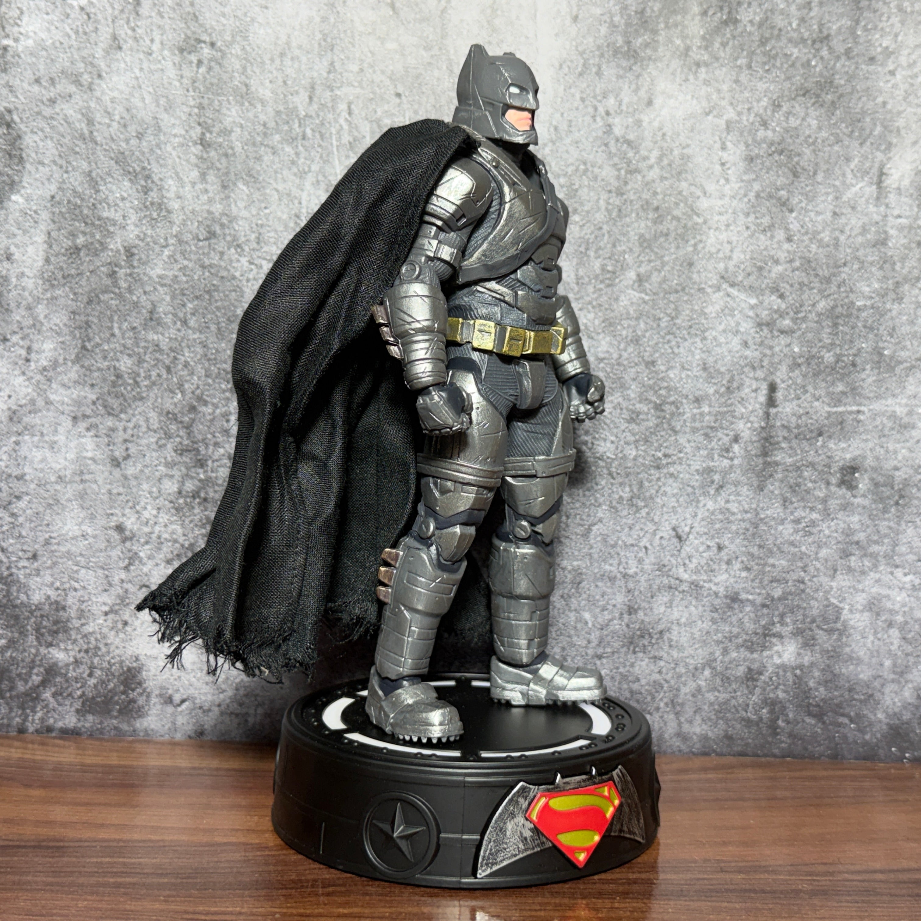 DC Armored Batman LED Base  BvS Dawn of Justice Movie-Accurate Limited Edition PVC Action figure [ 21 CM ] || DC