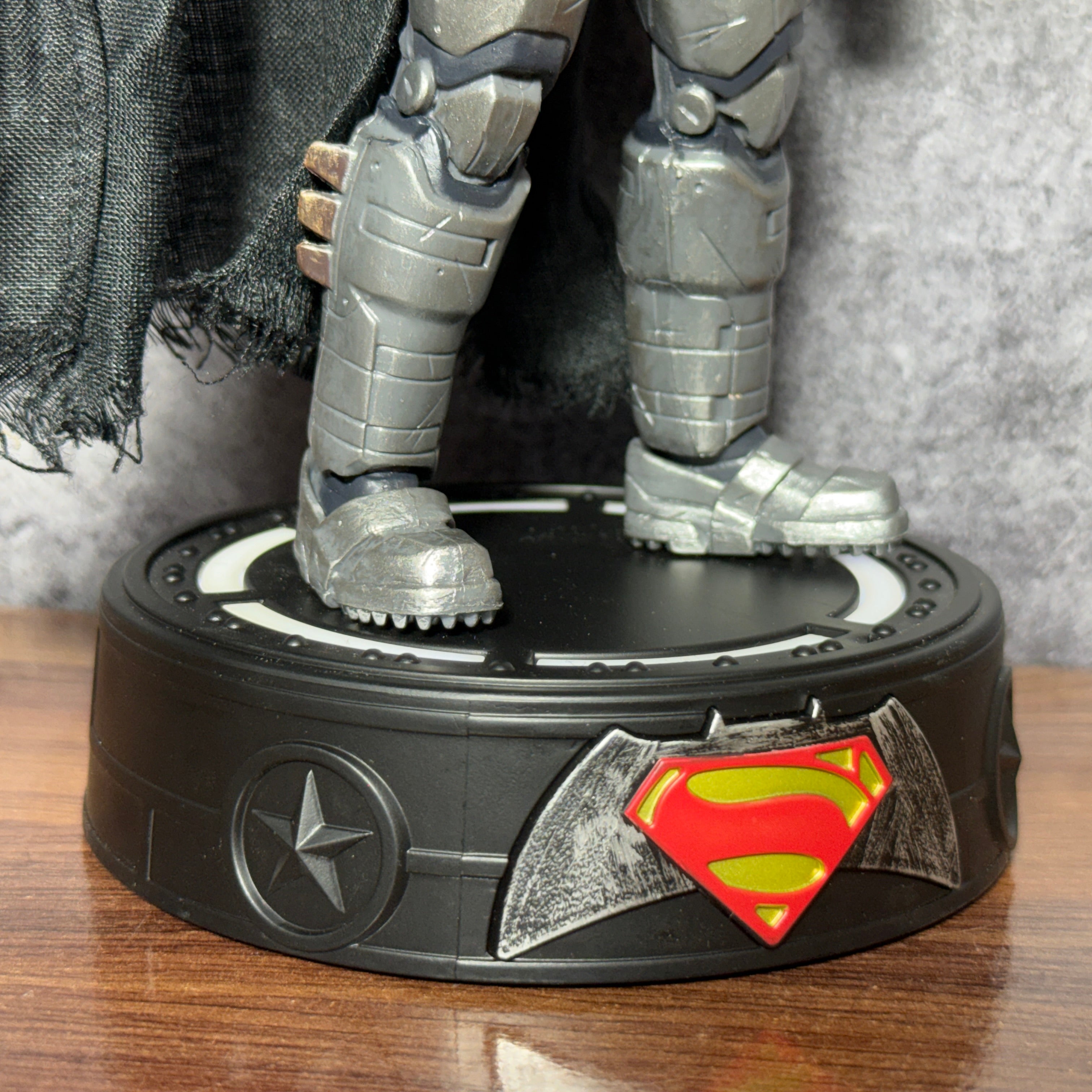 DC Armored Batman LED Base  BvS Dawn of Justice Movie-Accurate Limited Edition PVC Action figure [ 21 CM ] || DC
