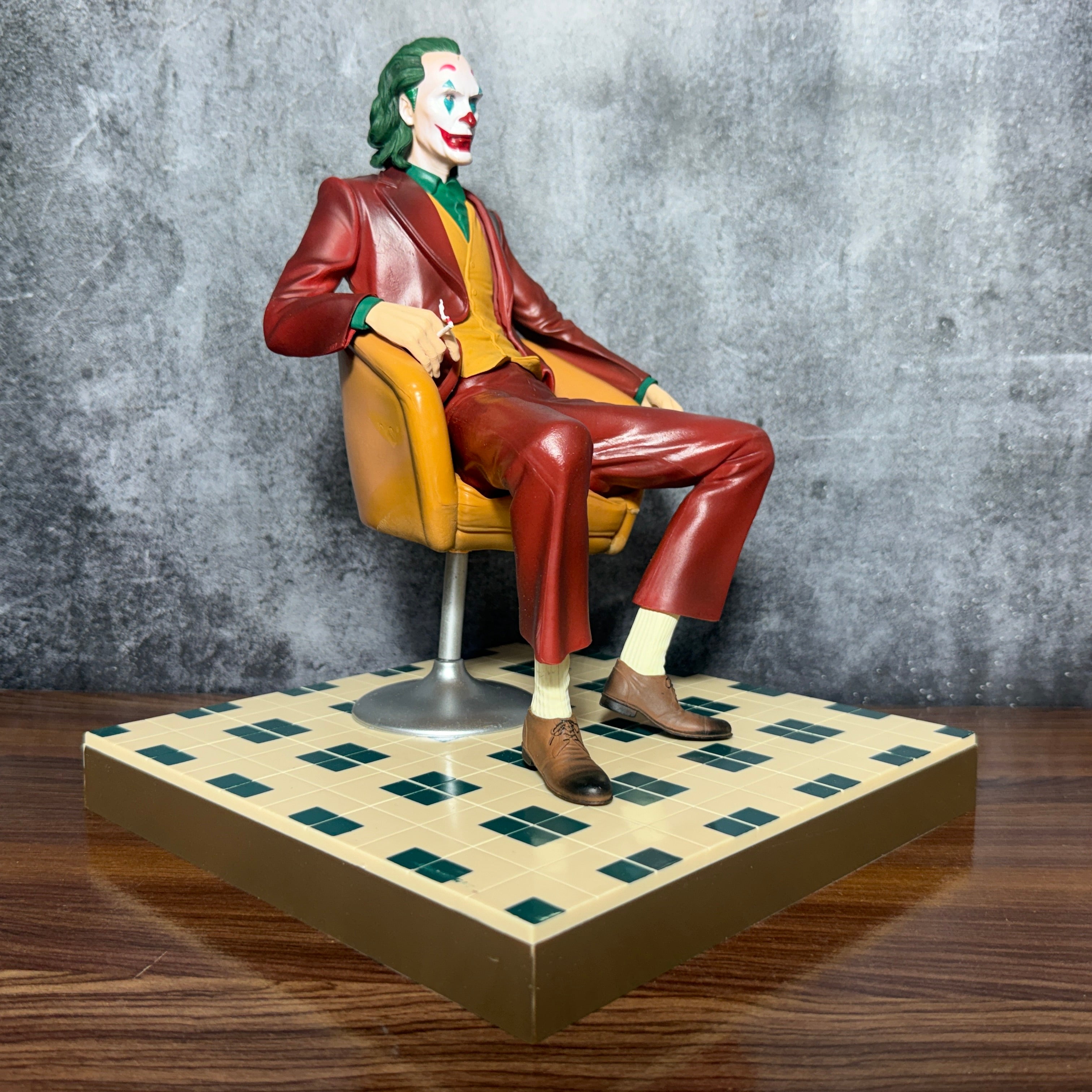 Scale Joker Masterpiece Collector’s Figure with Diorama Base Limited Edition PVC Action figure [ 30 CM ] || DC