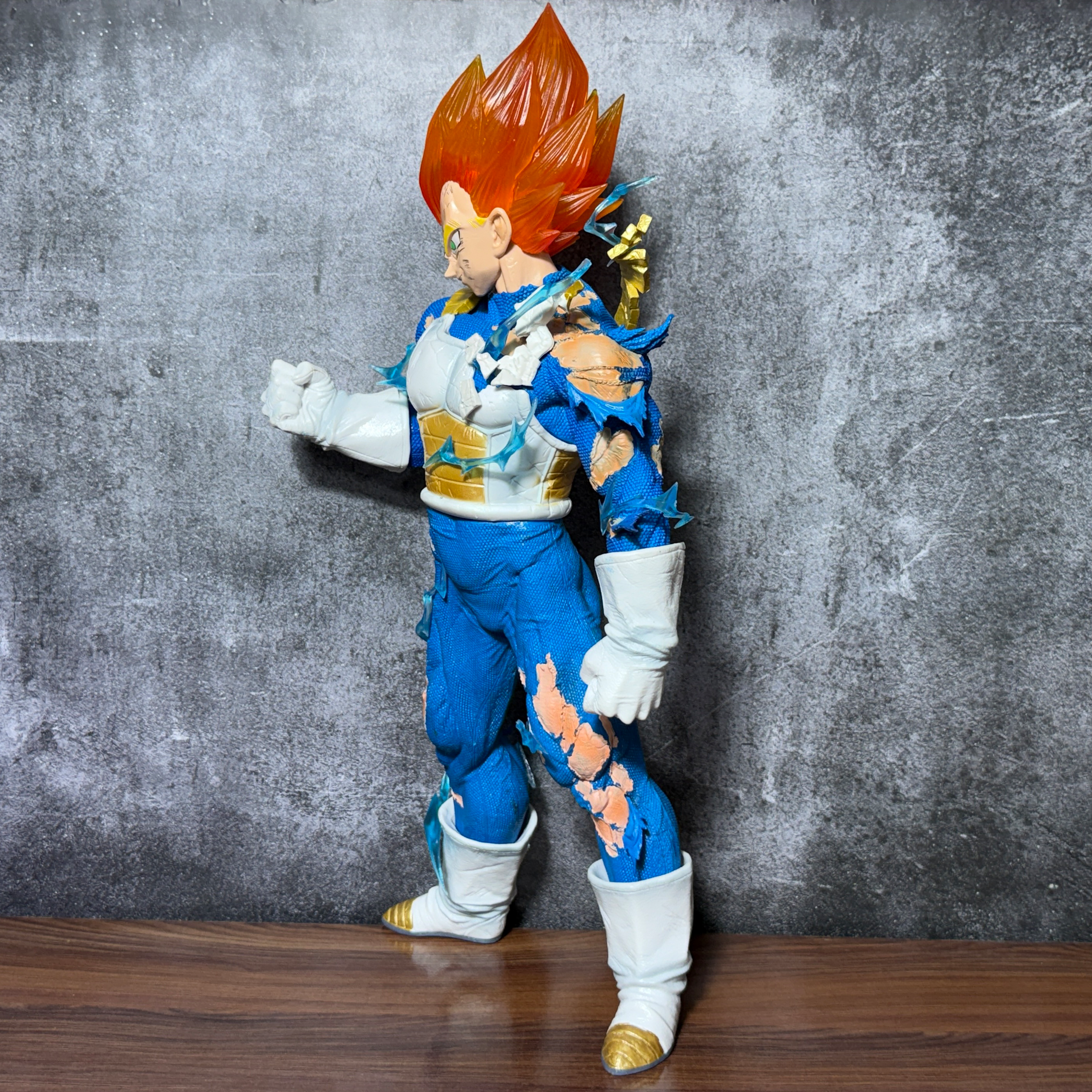 Premium Dragon Ball Z Vegeta With With LED 1 Head & 3 Interchangeable Heads Battle Mode  Action Figure [43 CM] PVC Action figure || DRAGON BALL Z