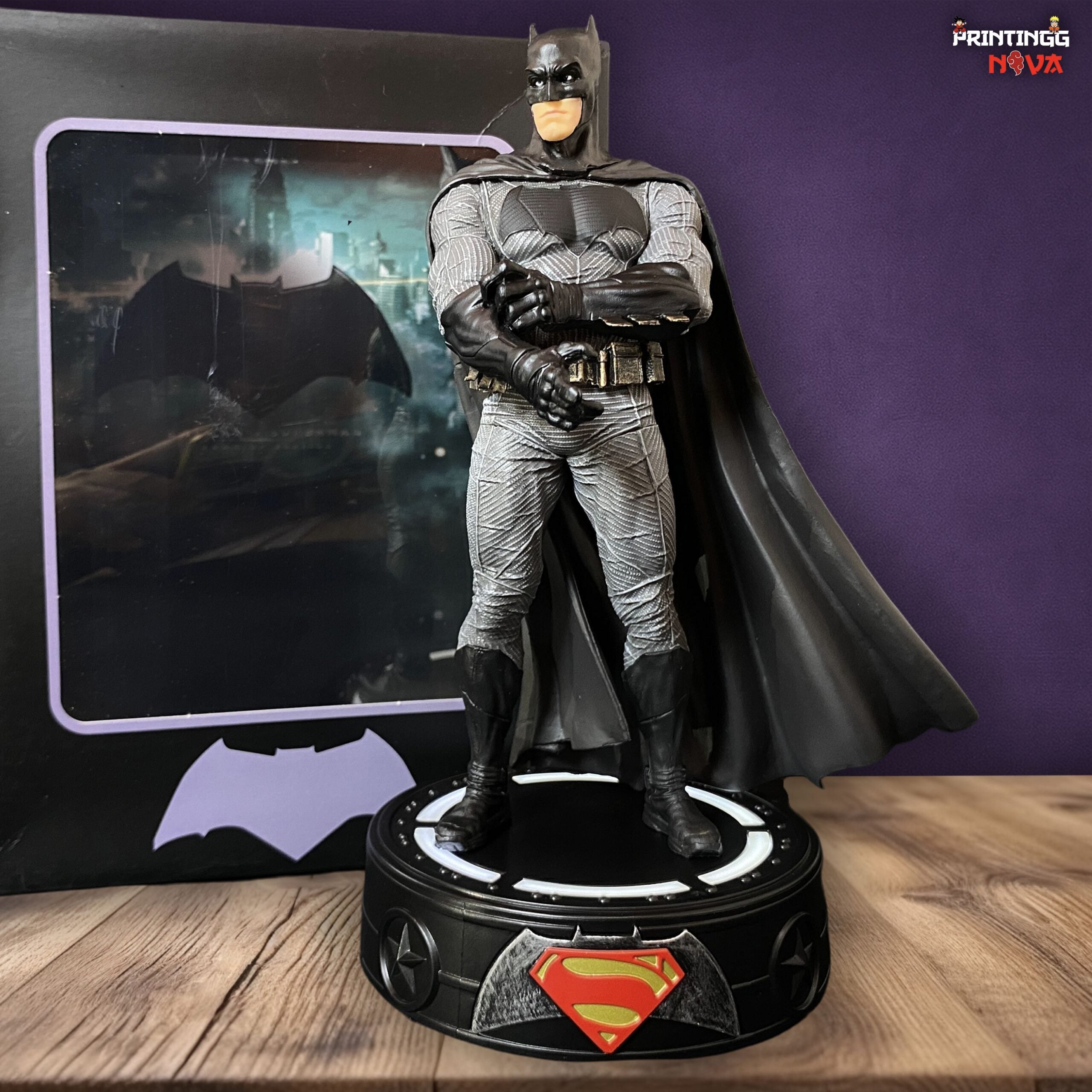DC Batman LED Base Justice League Limited Edition PVC Action figure [21cm] || DC