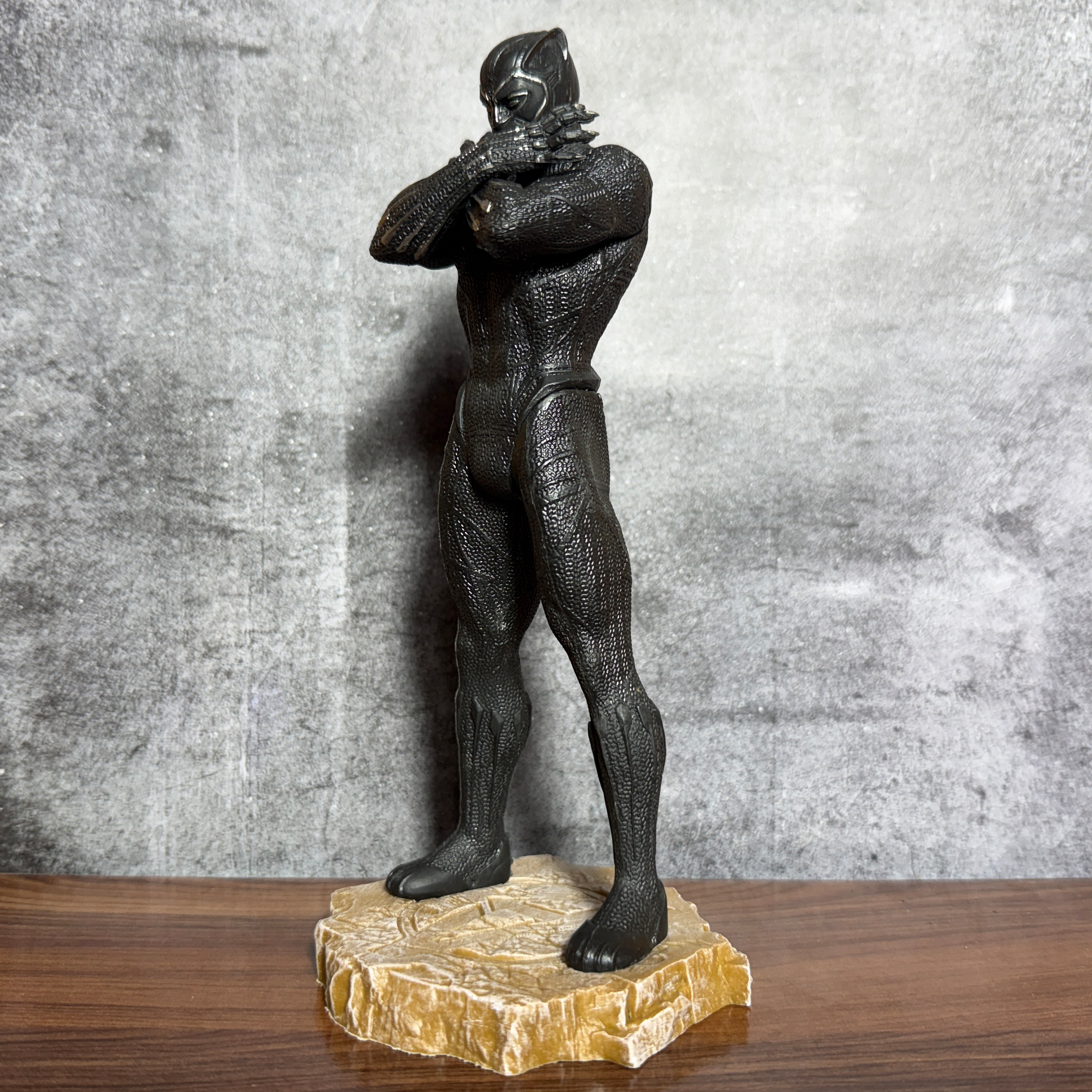 Marvel Black Panther "Wakanda Forever" Collectible  [22 CM] PVC Action figure || MARVEL