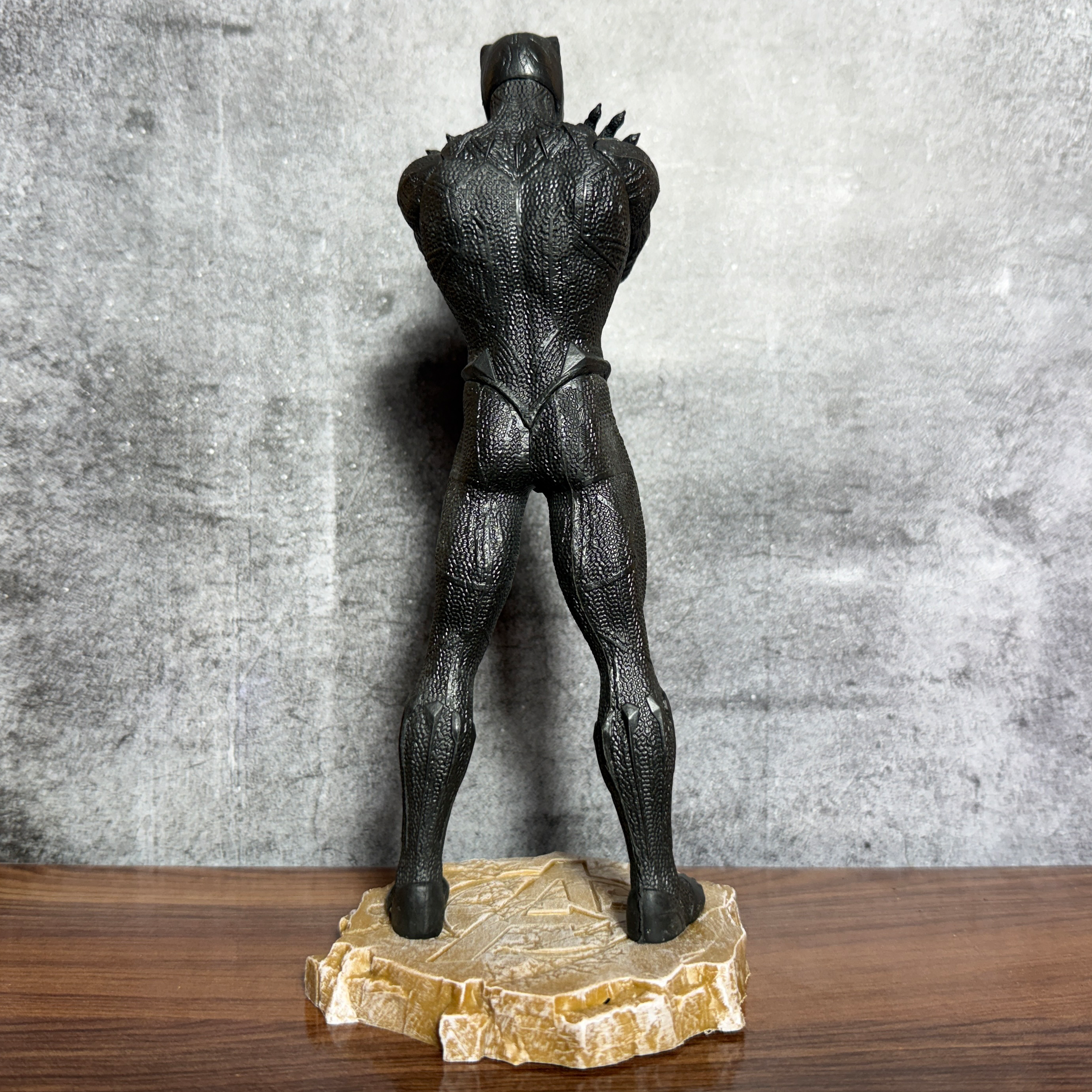 Marvel Black Panther "Wakanda Forever" Collectible  [22 CM] PVC Action figure || MARVEL