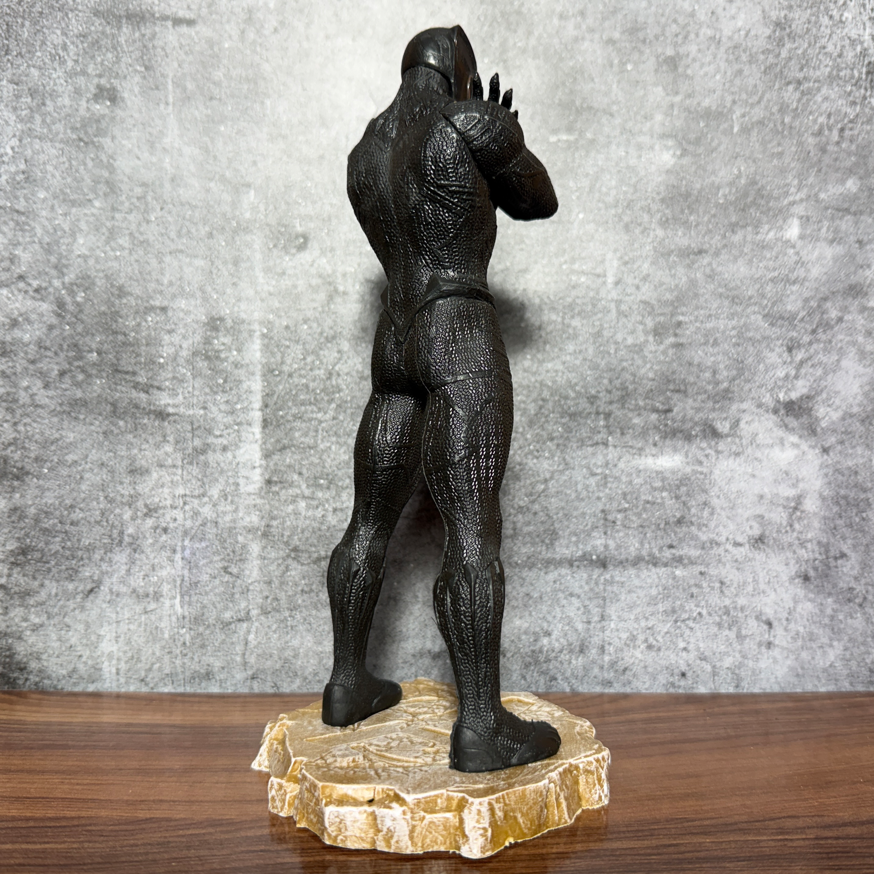 Marvel Black Panther "Wakanda Forever" Collectible  [22 CM] PVC Action figure || MARVEL