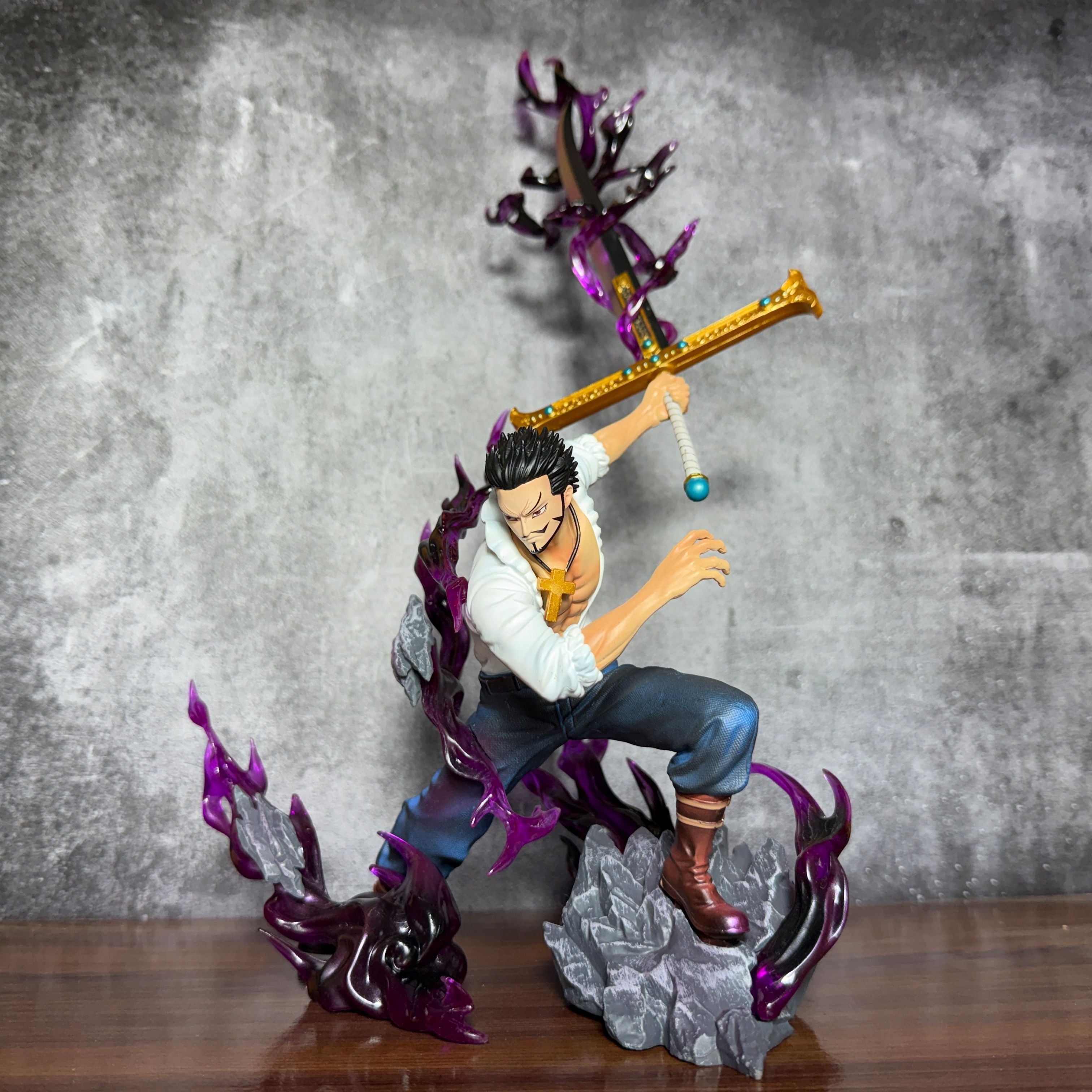 One Piece Dracule Mihawk World's Greatest Swordsman With Special Effect [35 CM] PVC Action figure || ONE PIECE