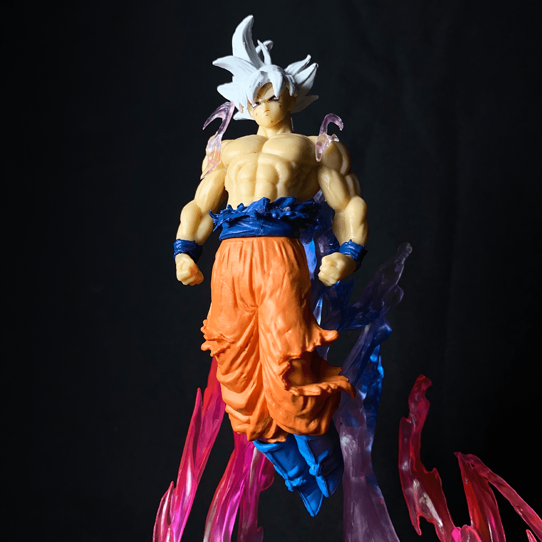 Son Goku Ultra Instinct Super Saiyan Dragon Ball With Led Light Base (Replaceable Cell) PVC Action figure [24.5 cm] || DRAGON BALL Z