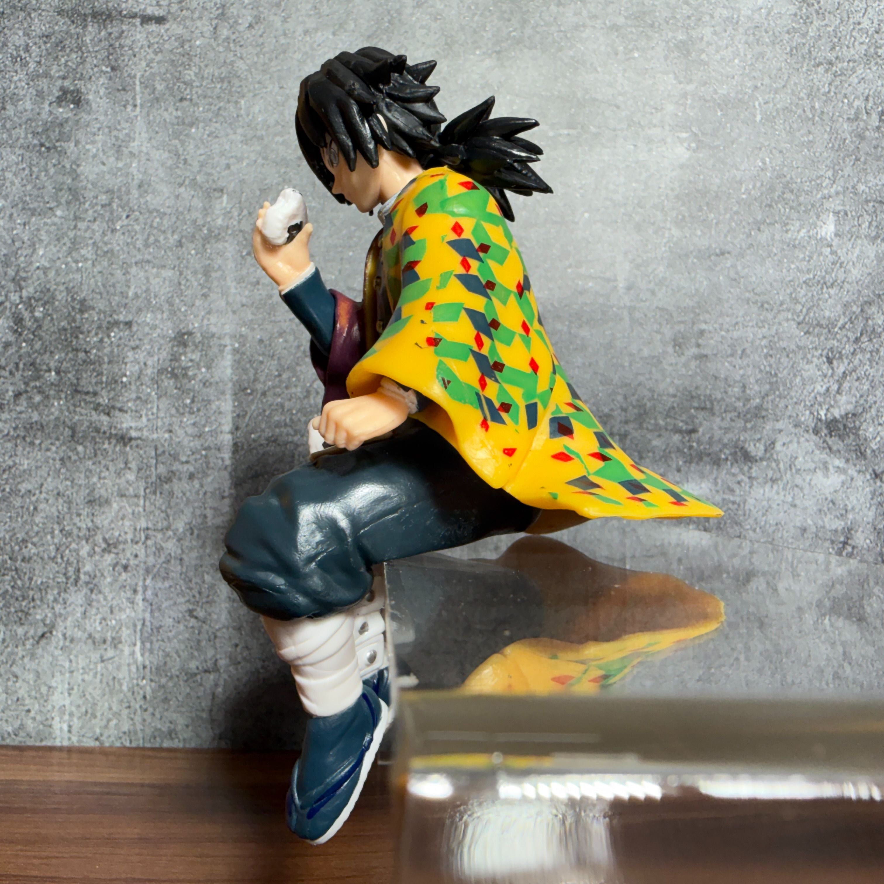 Giyu Tomioka Sitting Action Figure [15cm] || DEMON SLAYER