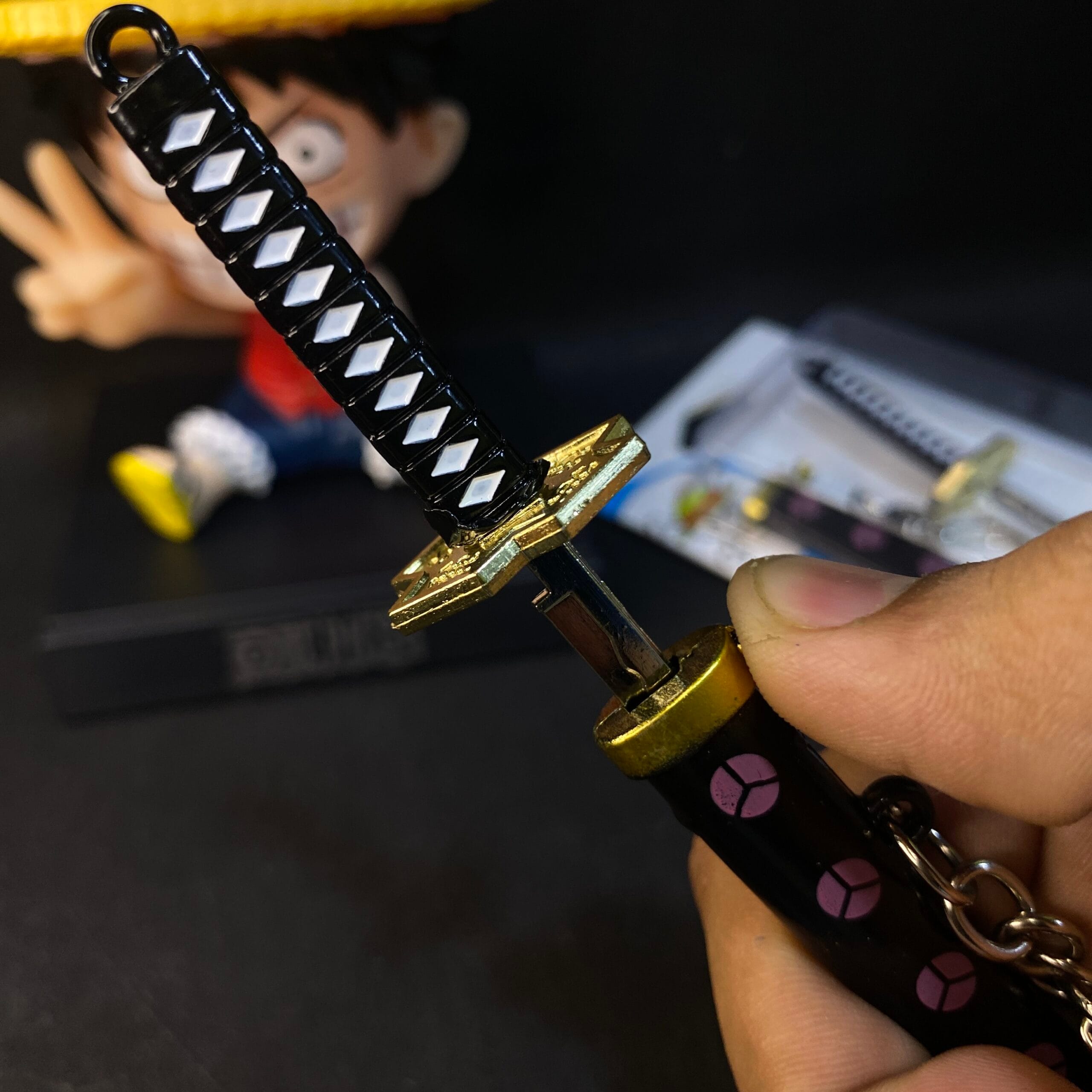 Button Lock Black Metal Katana Keychains [16 CM] Keyring Model 8 || KATANA KEYCHAIN