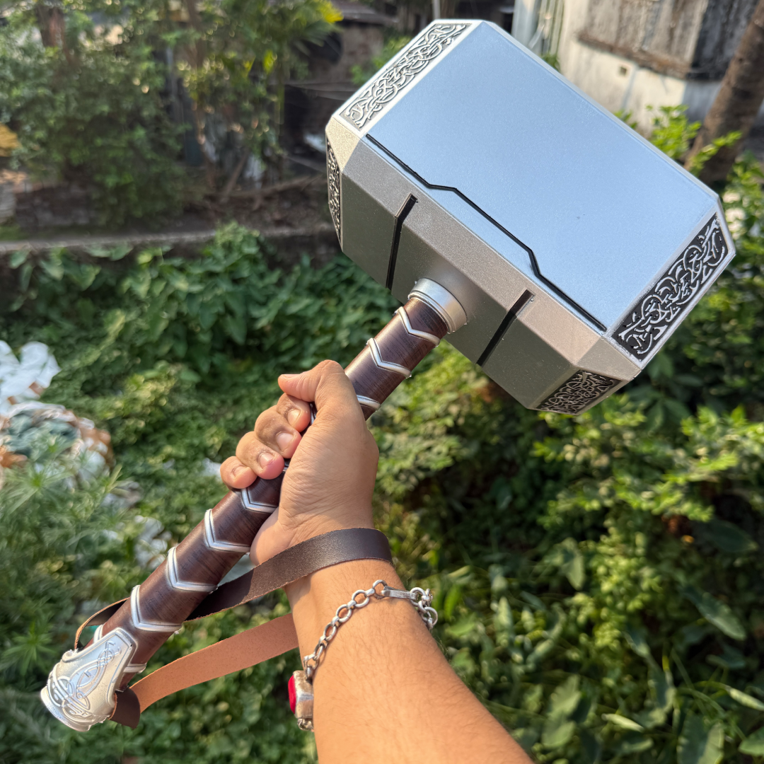 Marvel Thor Mjolnir Hammer - Metal-Finish Prop for Cosplay & Collectors | 44 CM | MARVEL
