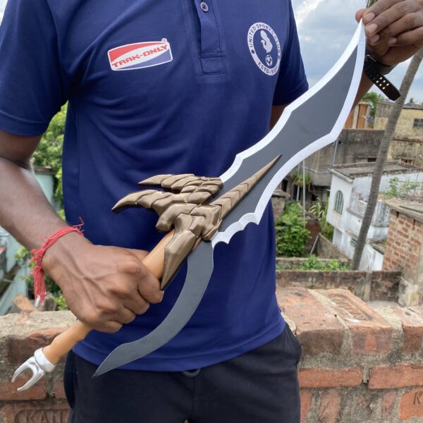 Sung Jinwoo Kasaka’s Venom Fang X Solo Leveling Cosplay Replica Premium Life Size Wooden Dagger [61 CM] || SOLO LEVELING - Image 2